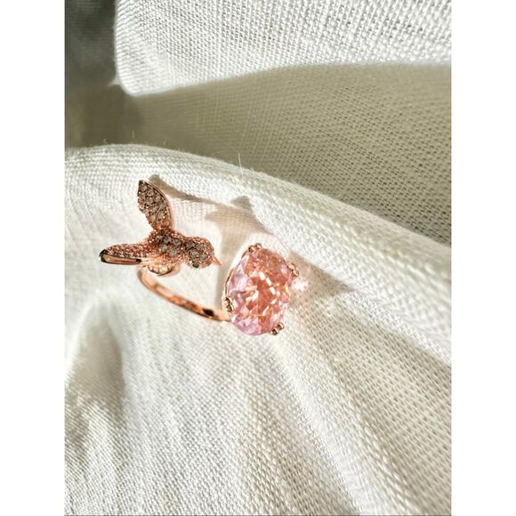 Beautiful oval light pink cubic zirconia adjustable hummingbird ring - Picture 3 of 8